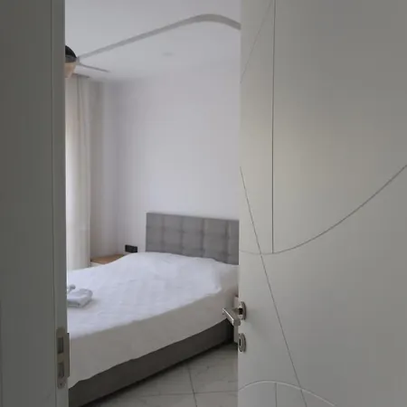Apartament Maya *